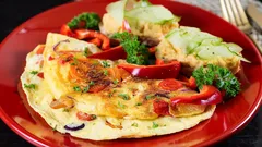 Näin paahdetun kanan tähteet muuttuvat meheviksi: yksi kulho ja yksi kastike